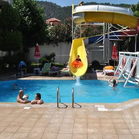 Club Ekinci Palace * Icmeler